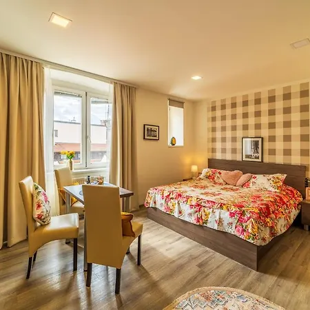 Old Town 2e Apartment *